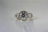 Round Center Diamond Ring